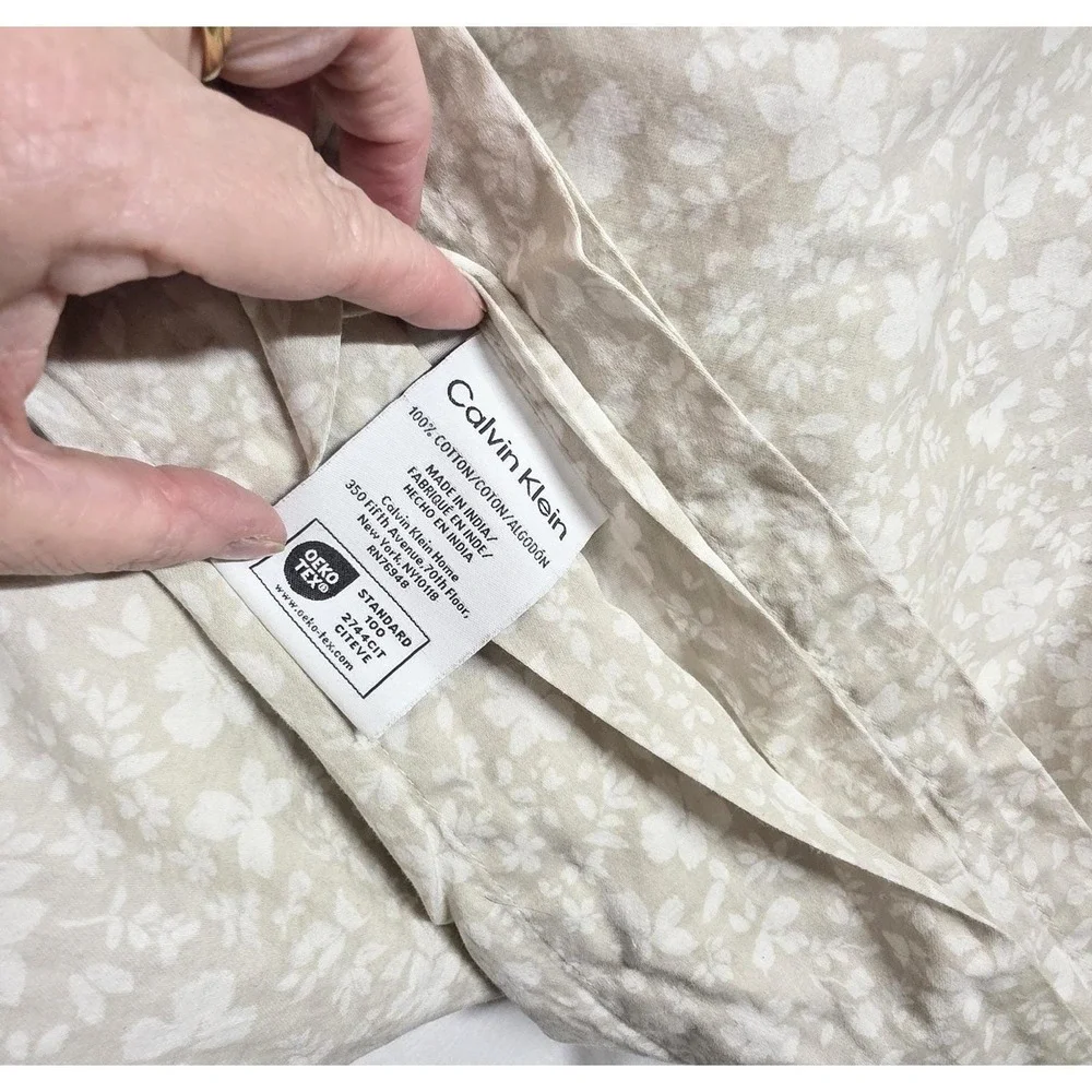 Calvin Klein Queen Flat Sheet Expressive Floral Beige Cream 100% Cotton Modern